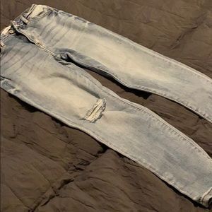Like new kancan mom/boyfriend jeans